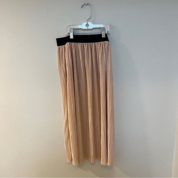 💓🎀Pleated Satin Skirt - Tally Weil - long midi skirt - Picture 3 of 8